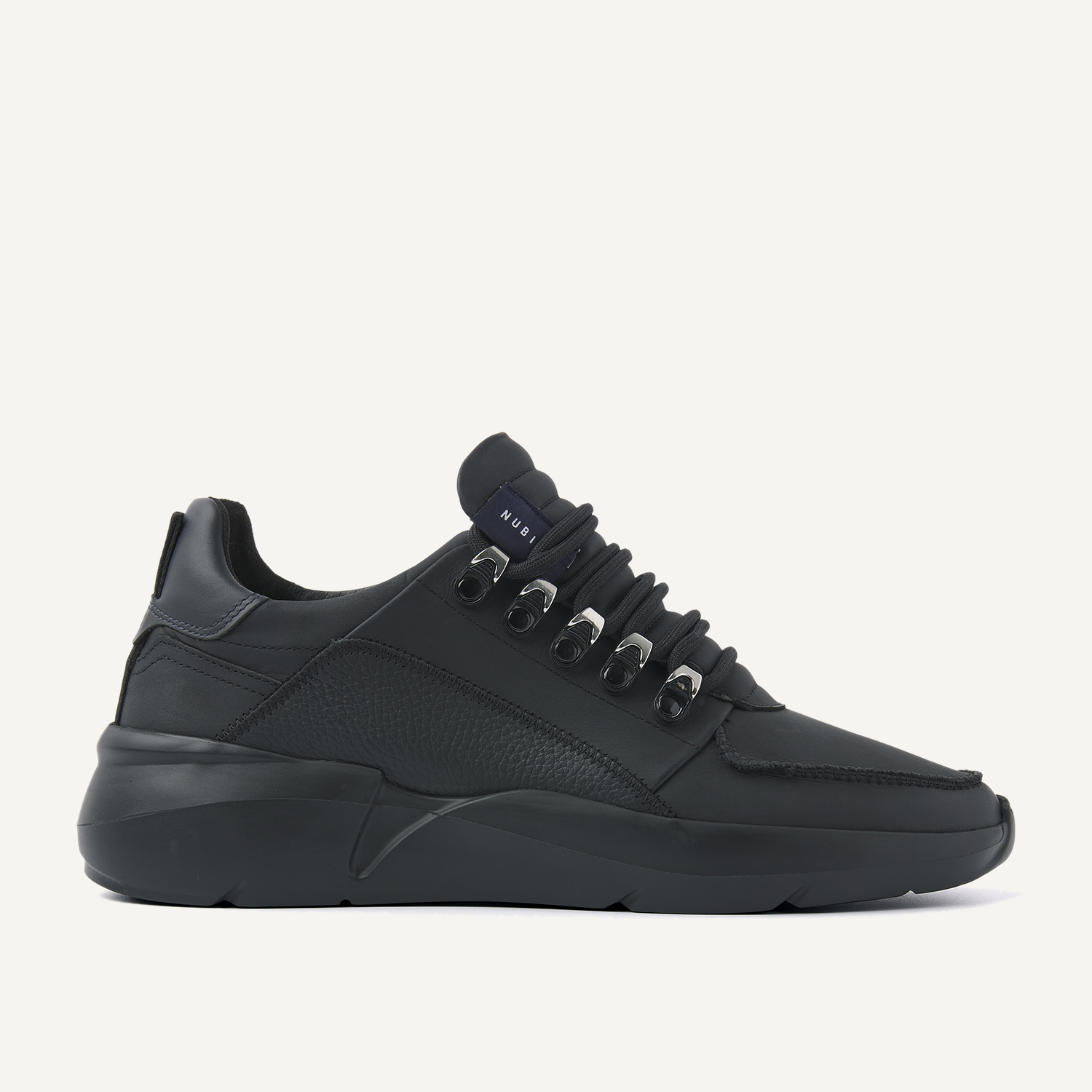 Roque Roman | Black raven sneakers for men